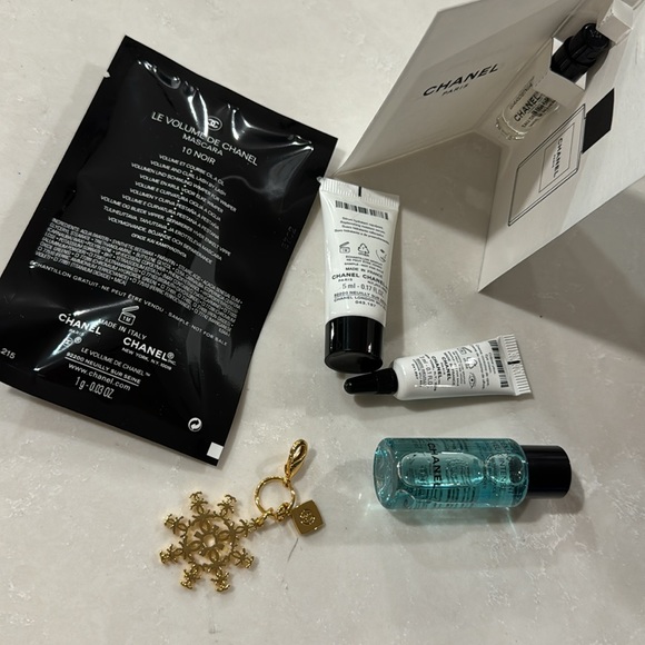 6 piece Chanel set- 2024 holiday charm ❄️❄️❄️ - Picture 2 of 4